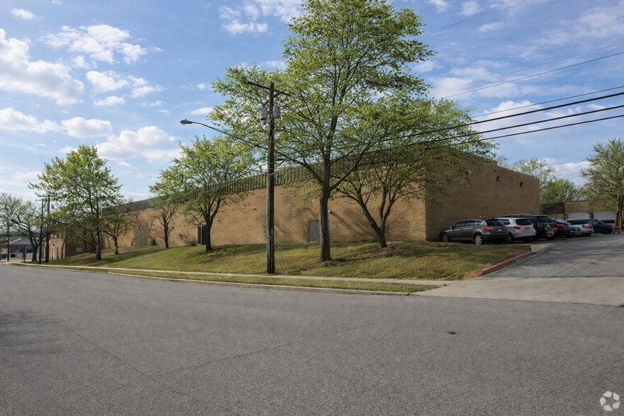 7950-7978 Cryden Way, Forestville, MD à louer - Photo principale – Image 1 sur 9