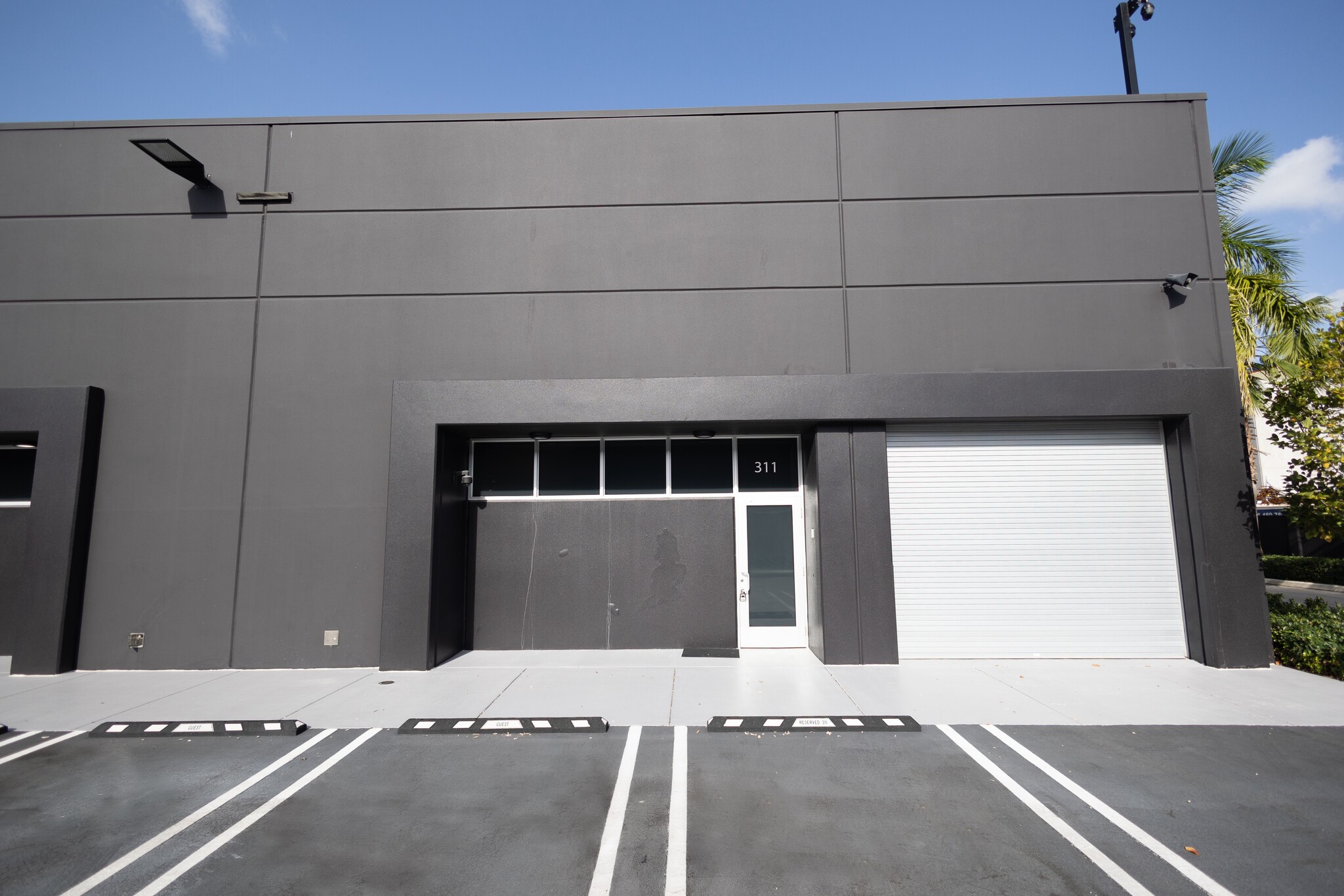 6050 NW 102nd Ave, Doral, FL à louer Photo intérieure– Image 1 sur 1