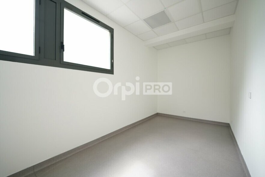 15 Rue Jules Romains, Vaulx-en-Velin à louer - Photo intérieure – Image 3 sur 12