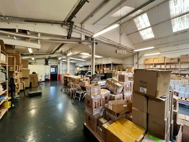 Local d’activités dans Bondy à louer - Photo intérieure – Image 3 sur 8