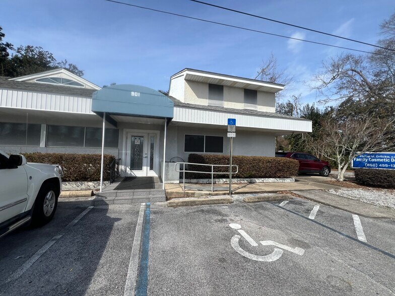 901 New Warrington Rd, Pensacola, FL à vendre - Photo de l’immeuble – Image 2 sur 37