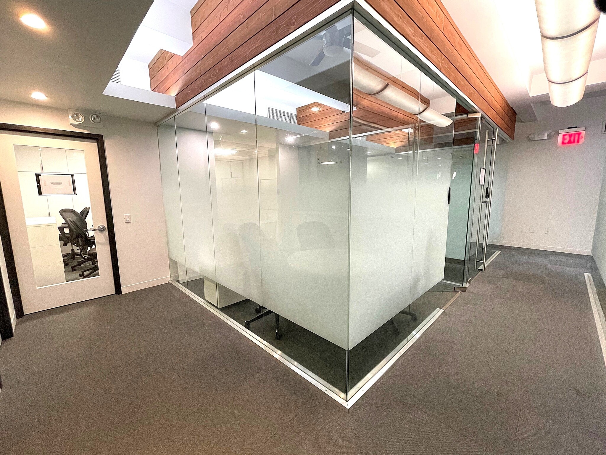 144 E 44th St, New York, NY à louer Photo intérieure– Image 1 sur 9