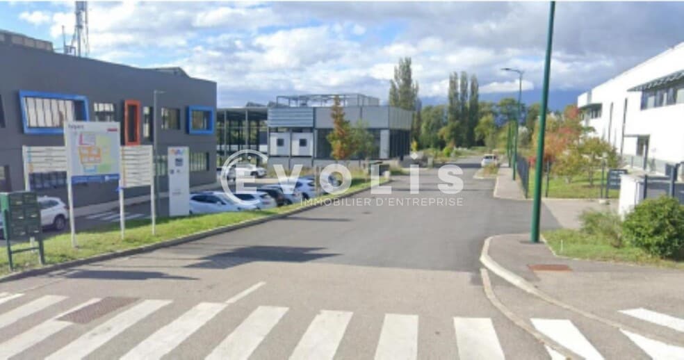 Bureau dans Saint-Ismier à vendre - Photo de l’immeuble – Image 3 sur 3
