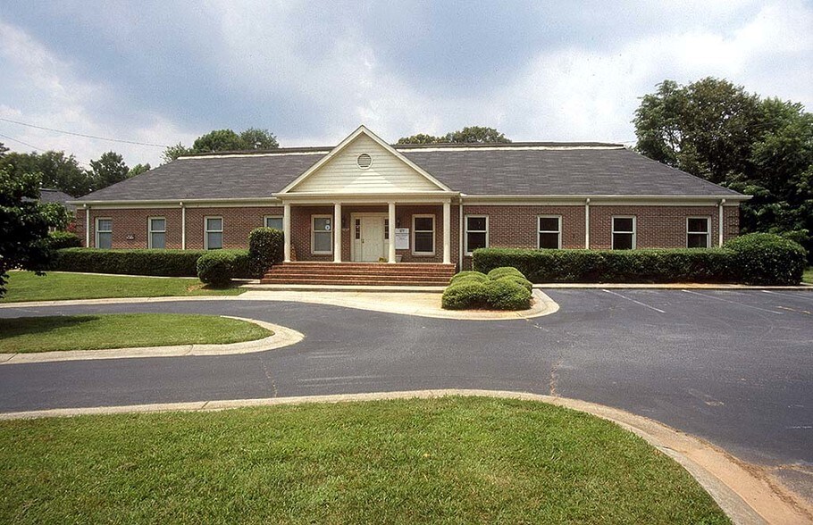 577 Concord Rd SE, Smyrna, GA à vendre - Photo de l’immeuble – Image 3 sur 8