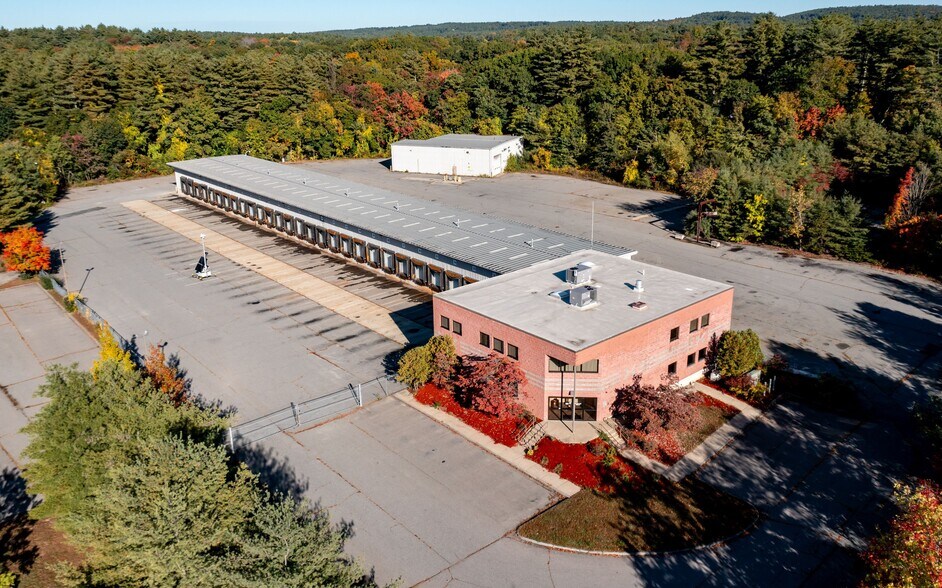 49 McGrath Rd, Dracut, MA à louer - Photo de l’immeuble – Image 2 sur 13