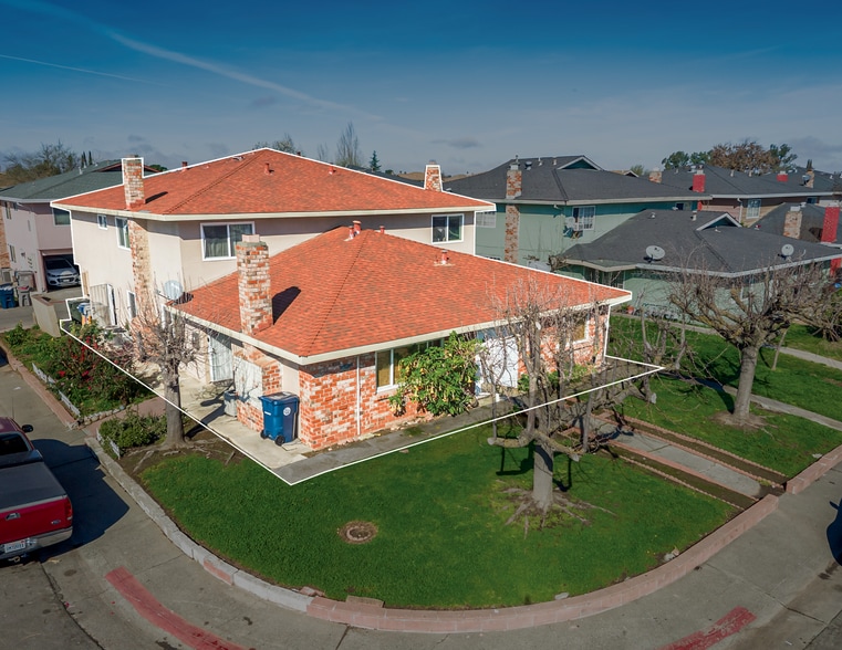 100 Nedra Ct, Sacramento, CA à vendre - Photo principale – Image 1 sur 27