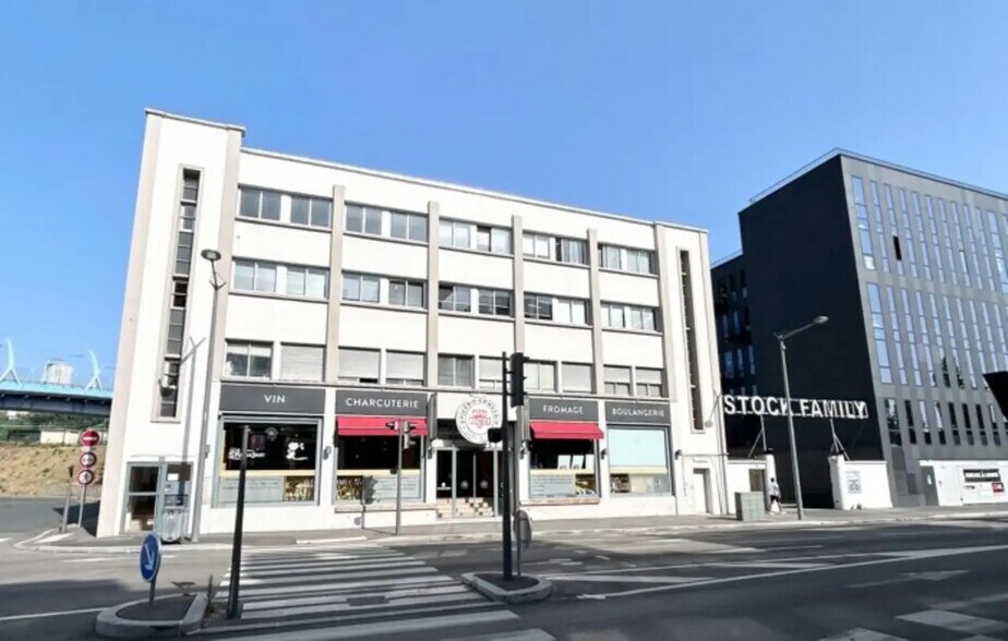 53 Rue De Saint-Cyr, Lyon à louer - Photo de l’immeuble – Image 2 sur 9