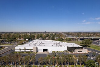 2441 Michelle Dr, Tustin, CA - Vue aérienne vue de carte - Image1