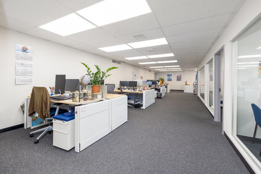 182-16 149th Rd, Jamaica, NY à louer - Photo de l’immeuble – Image 2 sur 4