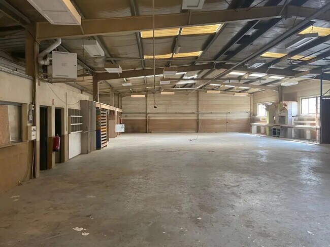 Plus de détails pour Différents types d’espaces à louer