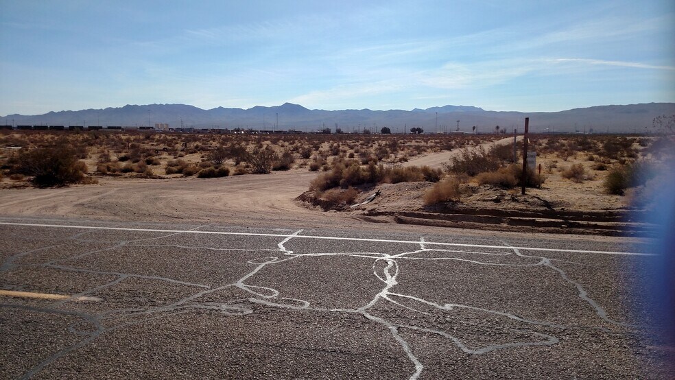 37265 Yermo Rd, Yermo, CA à vendre - Photo de l’immeuble – Image 3 sur 7