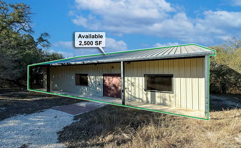 5256 Bell Springs Rd, Dripping Springs, TX à louer - Photo de l’immeuble – Image 2 sur 3