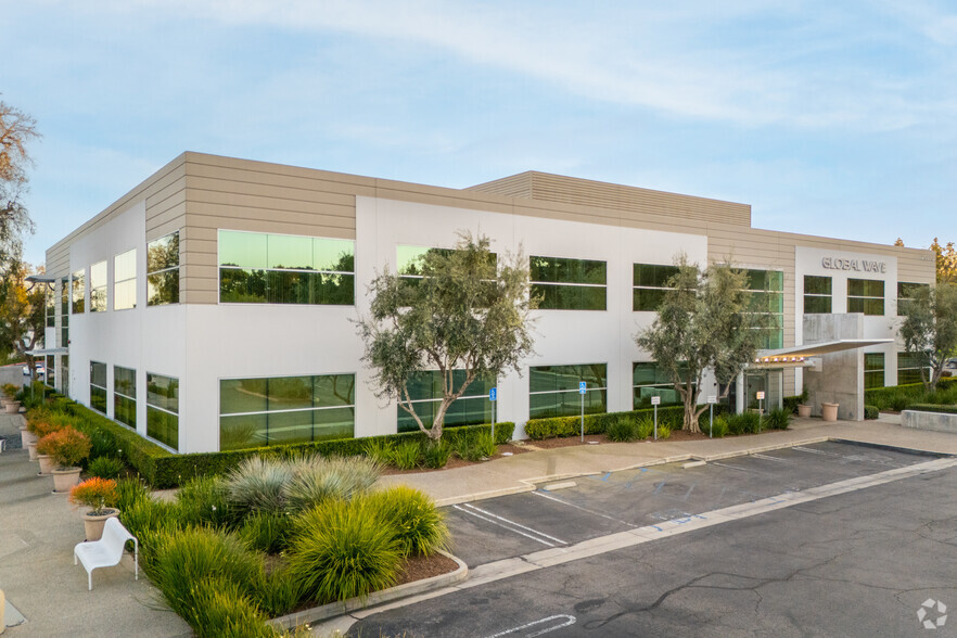 26970 Aliso Viejo Pky, Aliso Viejo, CA à louer - Photo de l’immeuble – Image 2 sur 12