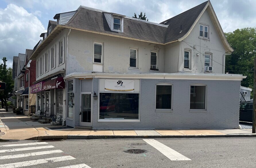 1050 W Lancaster Ave, Bryn Mawr, PA à louer - Photo de l’immeuble – Image 1 sur 21