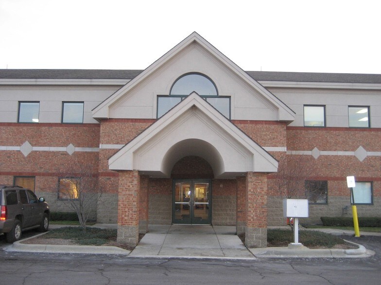 20225-20229 E 9 Mile Rd, Saint Clair Shores, MI à louer - Photo de l’immeuble – Image 2 sur 9