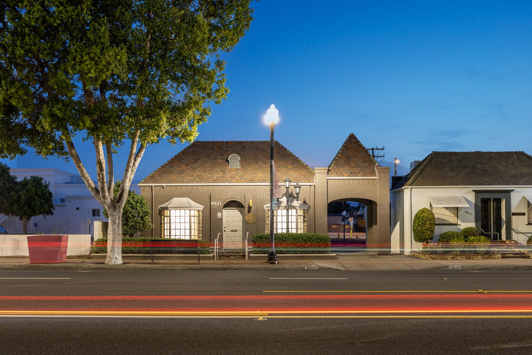 9511 Las Tunas Dr, Temple City, CA à vendre Photo de l’immeuble– Image 1 sur 56