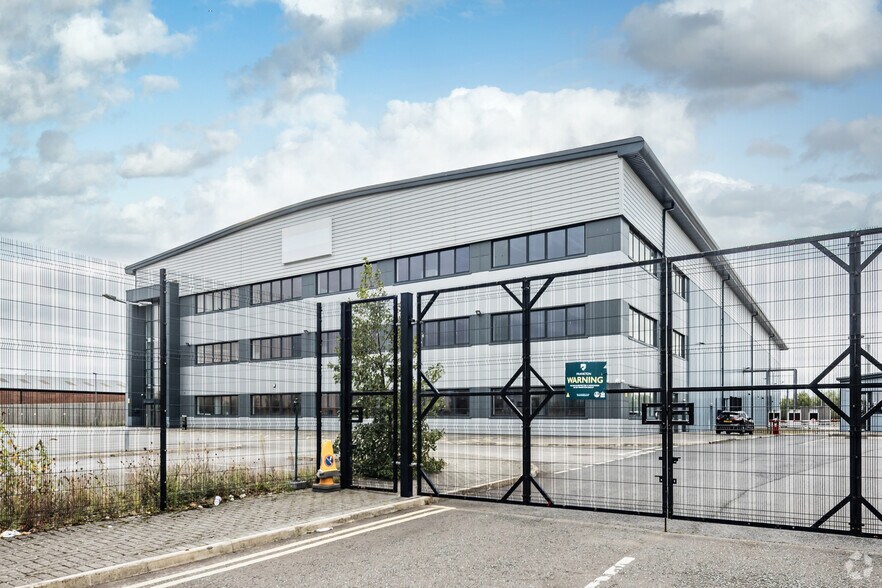Dennis Rd, Widnes à louer - Photo principale – Image 1 sur 2