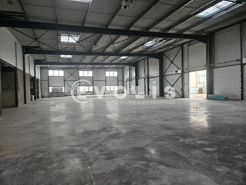 Local d'activités dans Villebon-sur-Yvette à vendre - Photo de l’immeuble – Image 2 sur 6