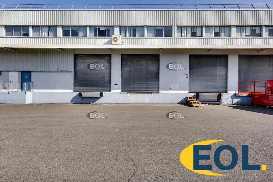 Industriel/Logistique dans Goussainville à louer - Photo de l’immeuble – Image 1 sur 15