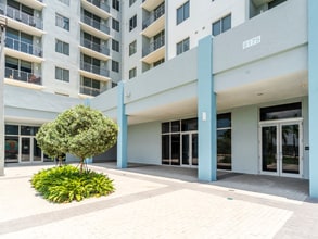 8175 NW 107th Ave, Doral, FL à louer Photo intérieure– Image 1 sur 6