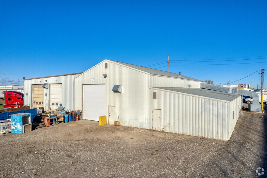 9910 48th St SE, Calgary, AB à vendre - Photo principale – Image 1 sur 4