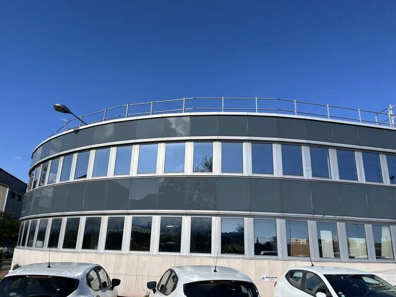 18 Rue D'Arras, Nanterre à louer - Photo de l’immeuble – Image 3 sur 14