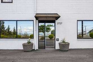 2727 W Marine View Dr, Everett, WA à louer Photo de l’immeuble– Image 2 sur 8