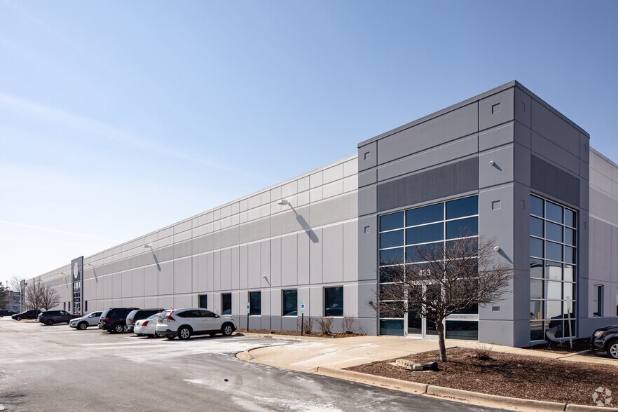 485-493 Mission St, Carol Stream, IL à louer - Photo de l’immeuble – Image 1 sur 7