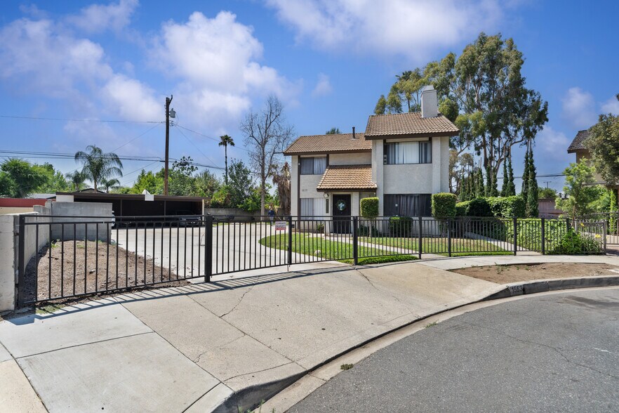 1553 Dennis Pl, West Covina, CA à vendre - Photo principale – Image 1 sur 41