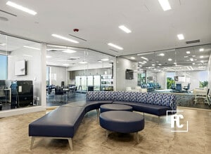 2100 SE Ocean Blvd, Stuart, FL à louer Photo intérieure– Image 2 sur 14