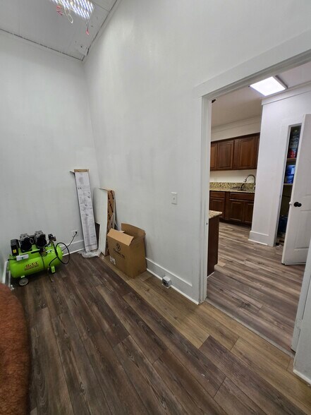 202 E Weaver Ave, Alvarado, TX à vendre - Photo intérieure – Image 2 sur 18