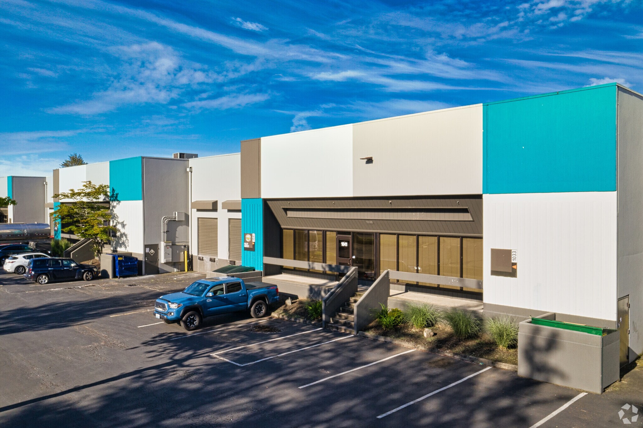 1001 Industry Dr, Tukwila, WA à louer Photo principale– Image 1 sur 3