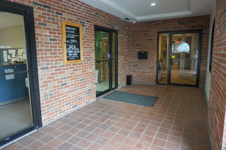 901-907 Wethersfield Ave, Hartford, CT à louer - Photo de l’immeuble – Image 3 sur 5