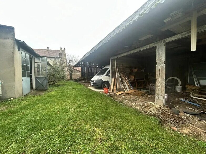 Local d'activités dans Champforgeuil à vendre - Photo de l’immeuble – Image 3 sur 5