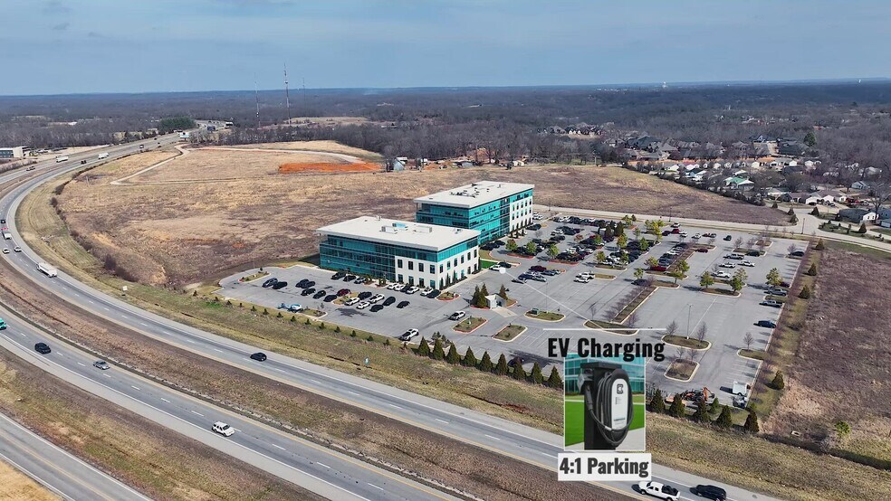 2500 NE 11th St, Bentonville, AR à louer - Vidéo sur l’annonce professionnelle – Image 2 sur 28