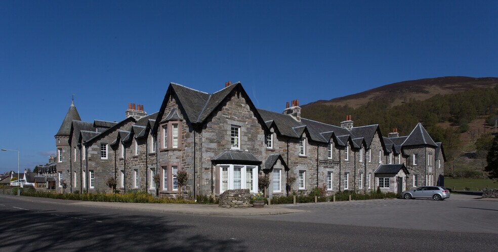 25 Bank St, Kirriemuir à vendre - Photo de l’immeuble – Image 2 sur 26