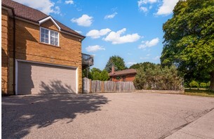 210 Jacey Anne Dr, Richmond Hill, ON à vendre - Photo de l’immeuble – Image 3 sur 16