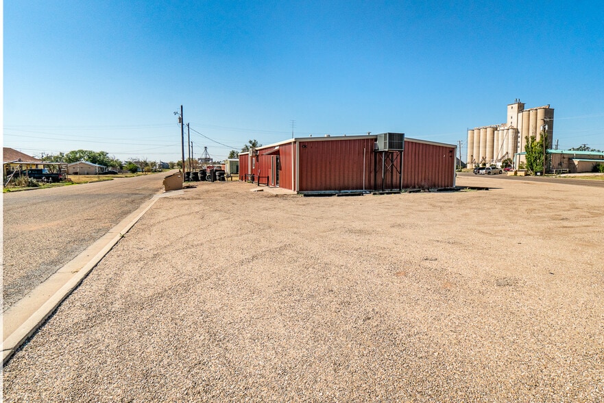 201 E Service Rd, Tulia, TX à vendre - Photo de l’immeuble – Image 2 sur 24