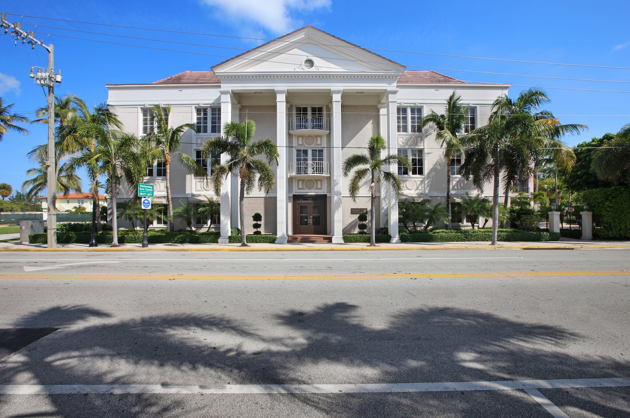 180 Royal Palm Way, Palm Beach, FL à louer Photo principale– Image 1 sur 2