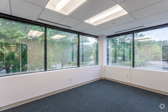 7 Cambridge Dr, Trumbull, CT à louer Photo intérieure– Image 2 sur 2