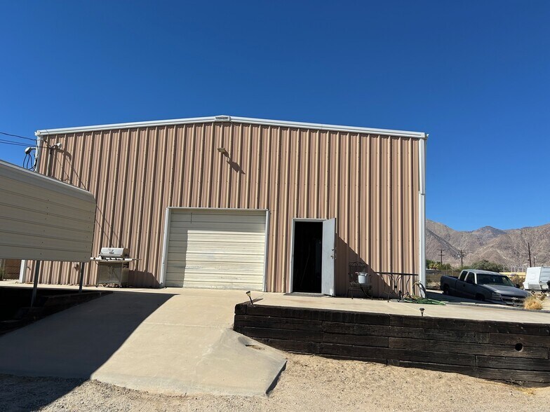 2401-2405 Stirrup Rd, Borrego Springs, CA à louer - Photo de l’immeuble – Image 2 sur 6