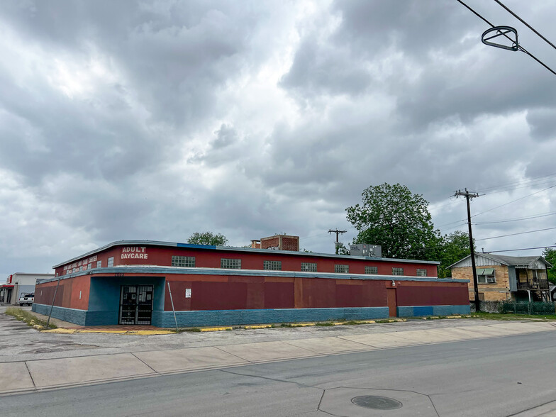 2603 W Southcross Blvd, San Antonio, TX à louer - Photo de l’immeuble – Image 2 sur 7