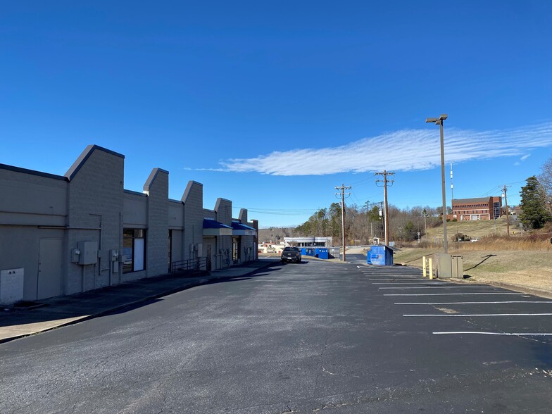 1340-1368 US 321 Hwy NW, Hickory, NC à louer - Photo de l’immeuble – Image 3 sur 4