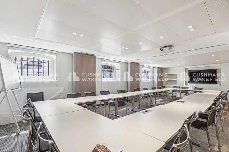 48 Rue La Pérouse, Paris à louer - Photo de l’immeuble – Image 3 sur 14