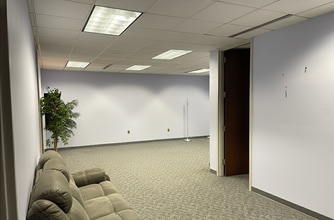 11492 Bluegrass Pky, Louisville, KY à louer Photo intérieure– Image 2 sur 4