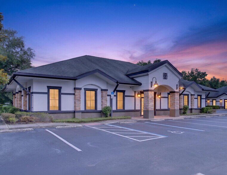 1250 City View Ctr, Oviedo, FL à louer - Photo de l’immeuble – Image 1 sur 15