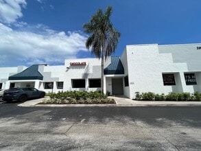 2855-2915 S Congress Ave, Delray Beach, FL à louer Photo de l’immeuble– Image 1 sur 4
