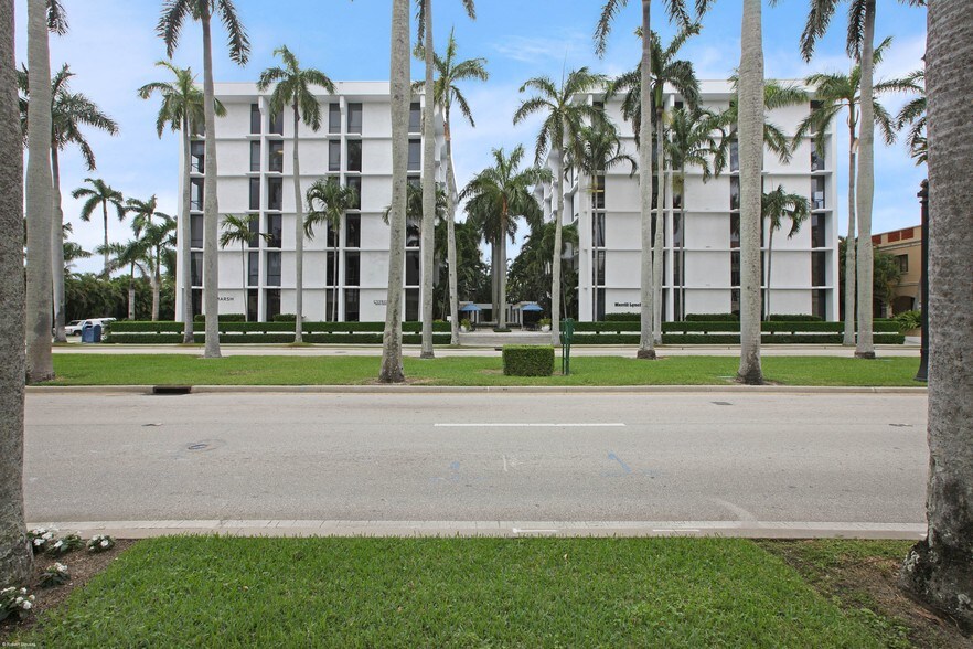 251 Royal Palm Way, Palm Beach, FL à louer - Photo de l’immeuble – Image 2 sur 11