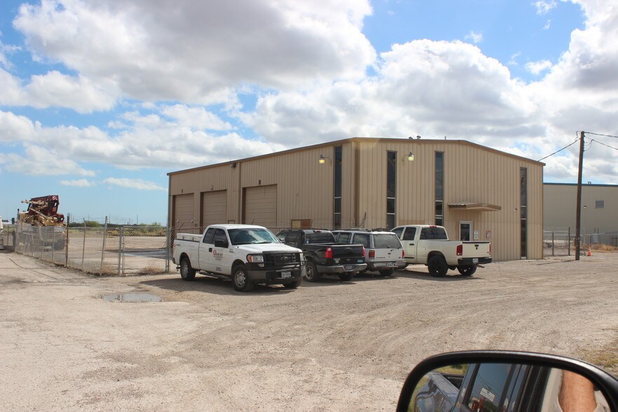 1142 Southern Minerals Rd, Corpus Christi, TX à louer - Photo principale – Image 1 sur 6