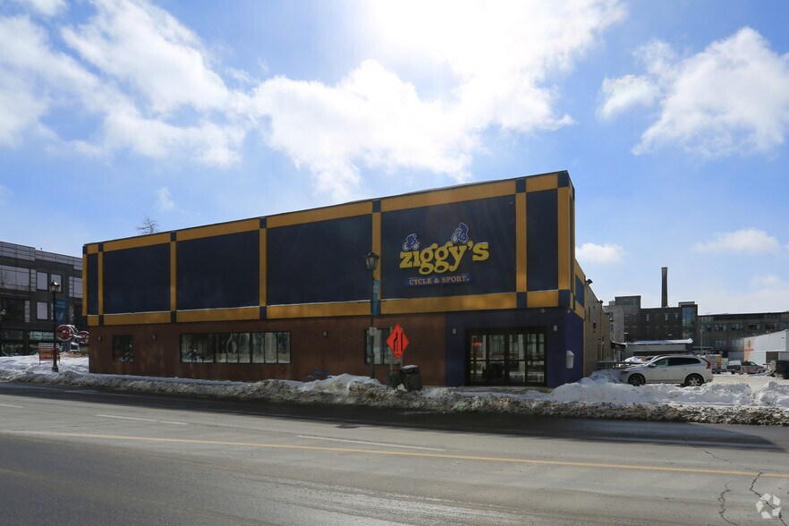 417 King St W, Kitchener, ON à louer - Photo de l’immeuble – Image 3 sur 3